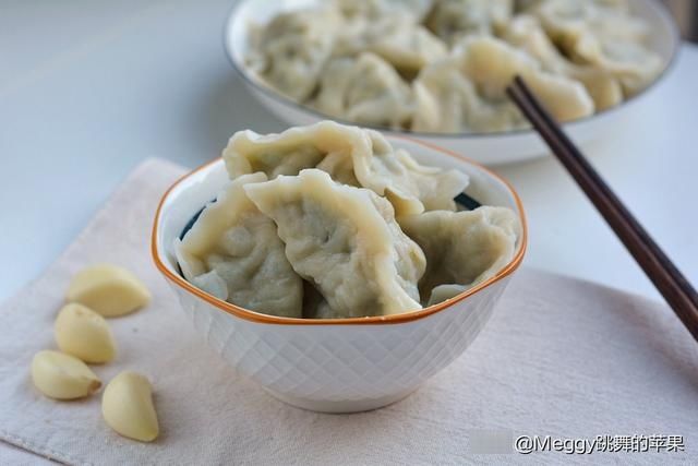 芹菜叶|周末吃顿饺子，用这菜爆汁又抱团，香气十足开胃还不上火