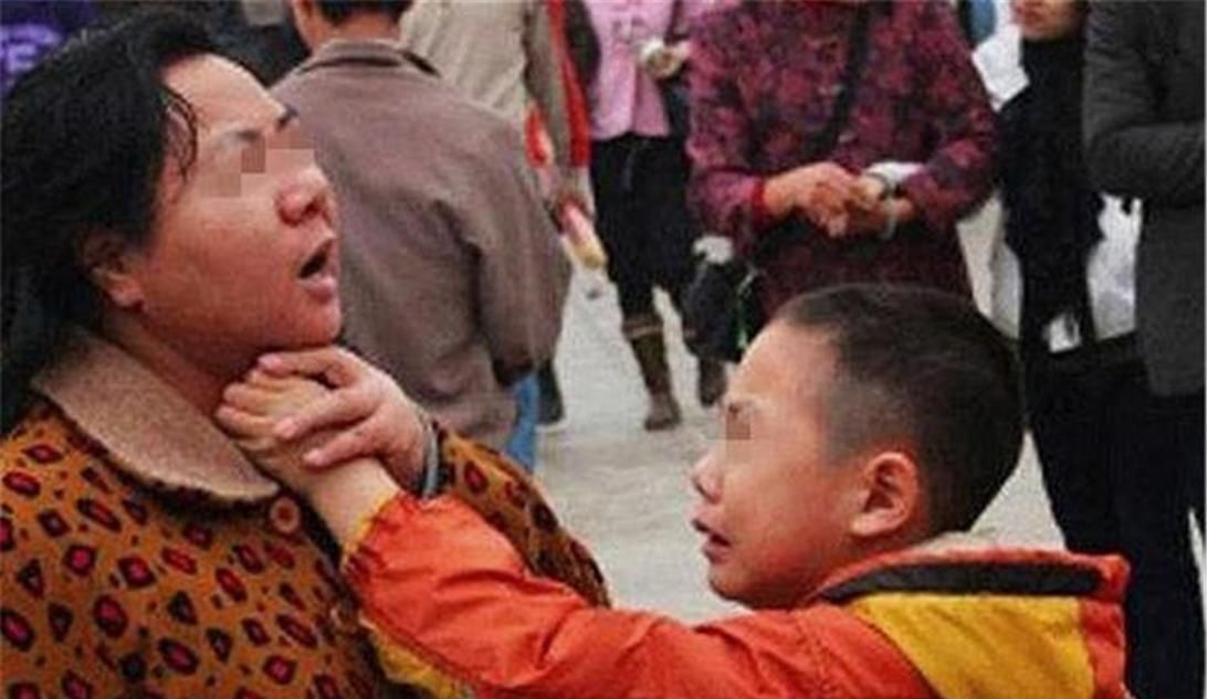 家长|孩子出现这4种行为,李玫瑾教授表示该打就得打,长大后就难改了