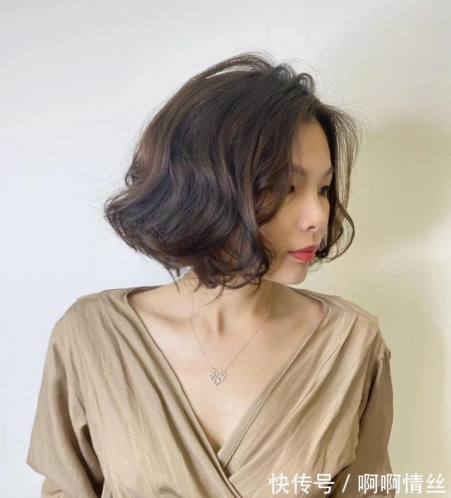 全头 发型无论怎么剪,永不过时的还是波波头,百变时尚还瘦脸!