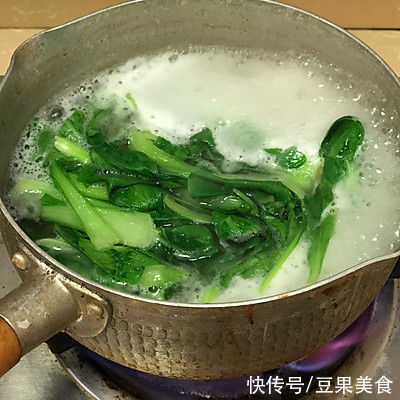 这道港式虾仁云吞面，汤汁都要舔干净