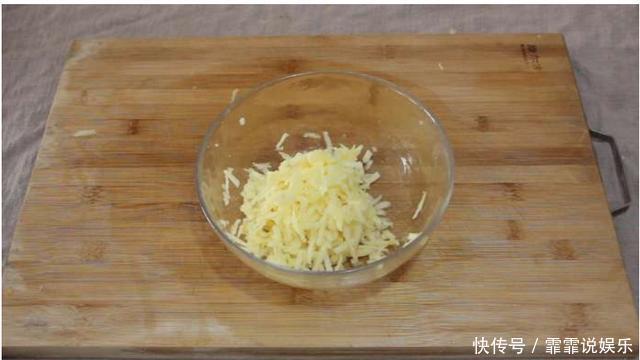 白菜别只会炒着吃,教你一个新吃法,好吃得停不下嘴