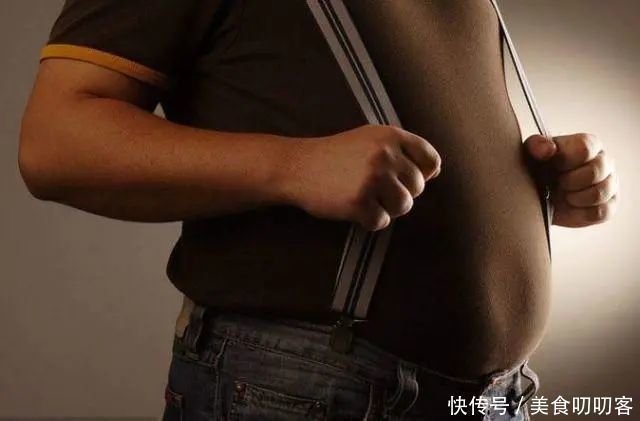 蓝莓|男性开始衰老，身体会有3个地方“变大”，希望你一个也没有