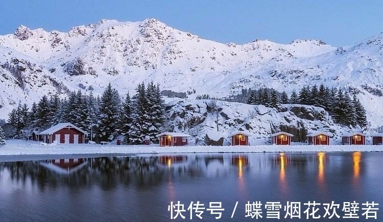寒鸦#女词人一首七律雪景诗,青山盖雪,寒鸦雀藏,梅花凌寒吐芬芳