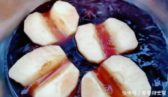 年夜饭,大鱼大肉吃腻了,苹果和它做开胃小菜,酸甜爽口又解腻