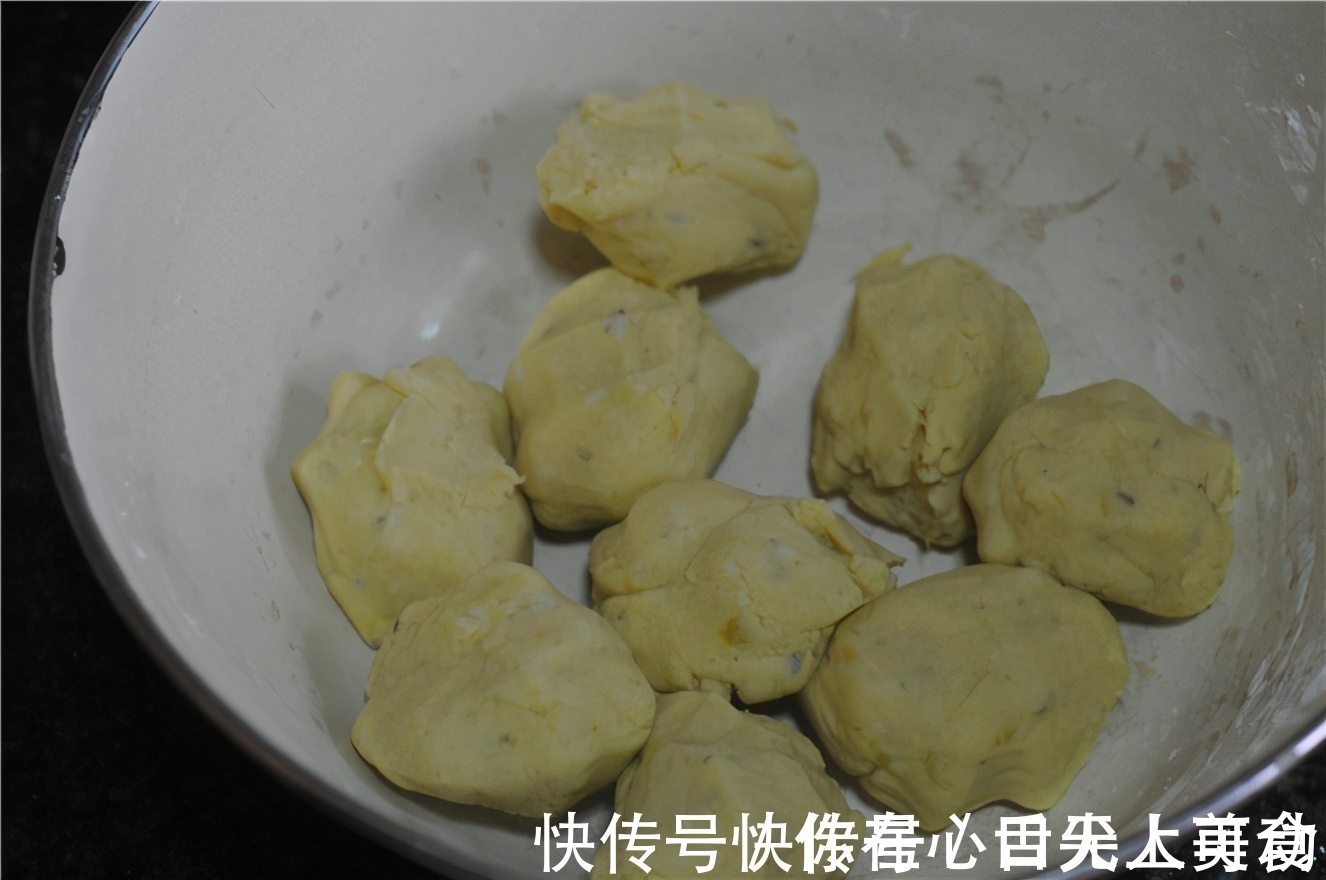 不论男女，早上空腹吃点它，营养美味，不比喝牛奶差，对身体好