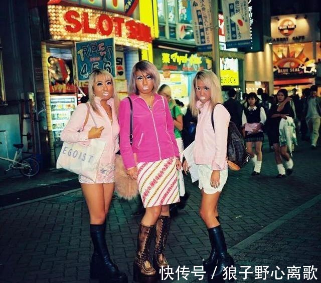 制服 日本潮流70年→时尚是反应时代的镜子!