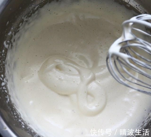 一款超颜值的甜甜圈蛋糕，一口能吃一个，绝对不夸张