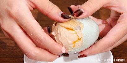 央视|央视“曝光”的海鸭蛋,这油到底是什么东西流出的“油”能吃吗