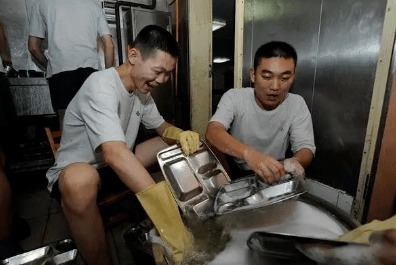 这样洗碗,也许正在、培养细菌,多数家庭中招,劝你趁早改正