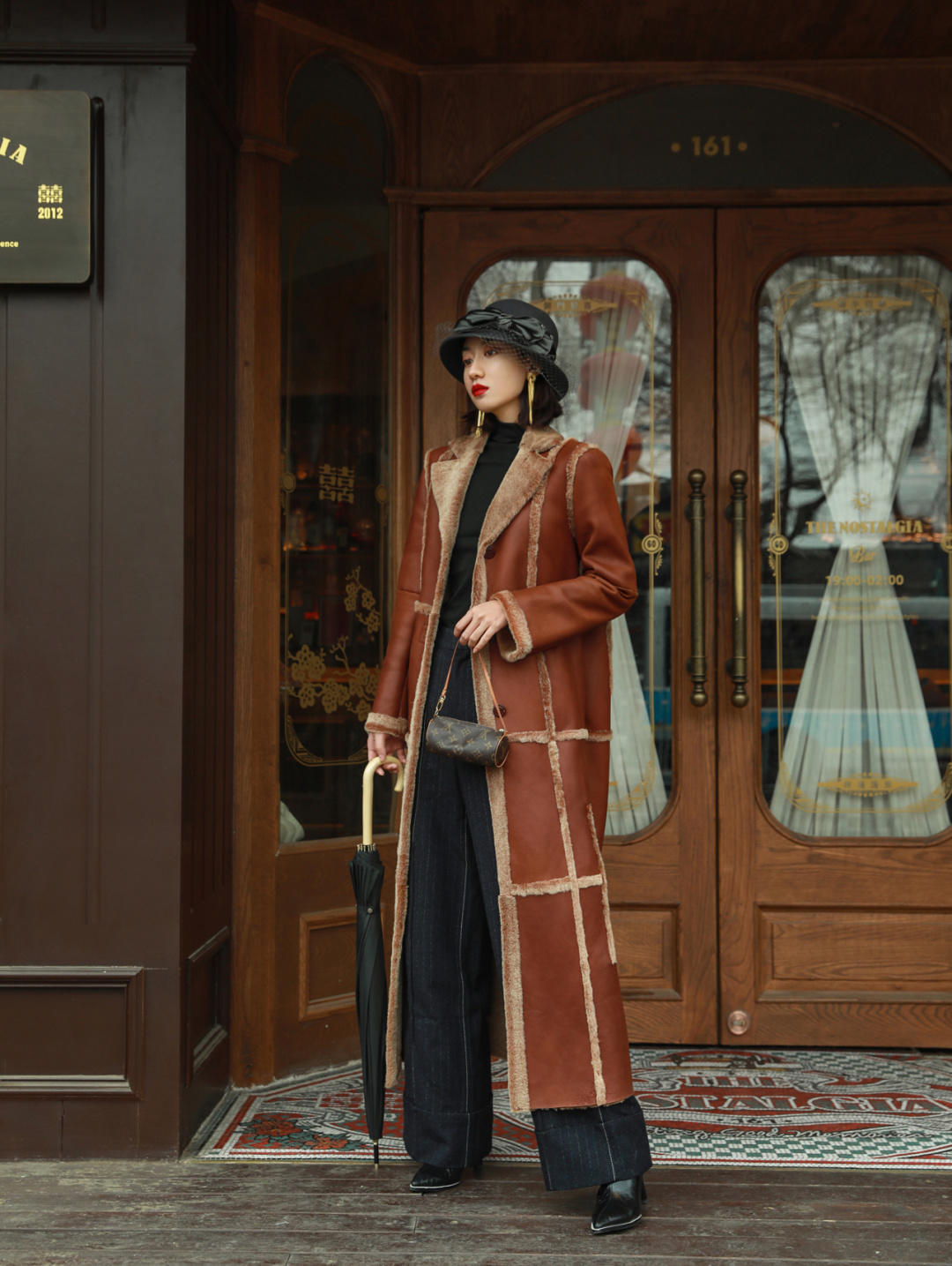 大衣|你离时髦精只差一件“皮大衣”,打扮潇洒舒适不扮嫩,适合普通人