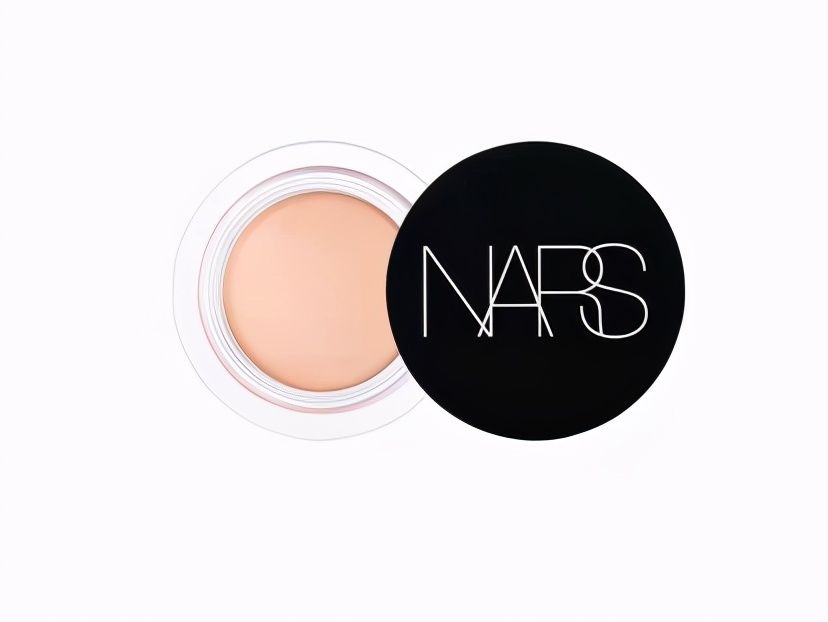 身为职场小白的你，如何打造职场精致妆容？