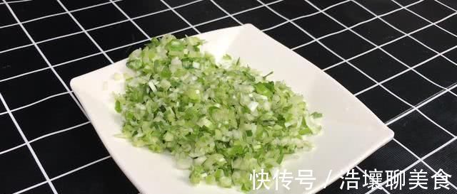 亮子|花卷的做法大全之一，教您最简单的方式，照样蓬松暄软层次分明