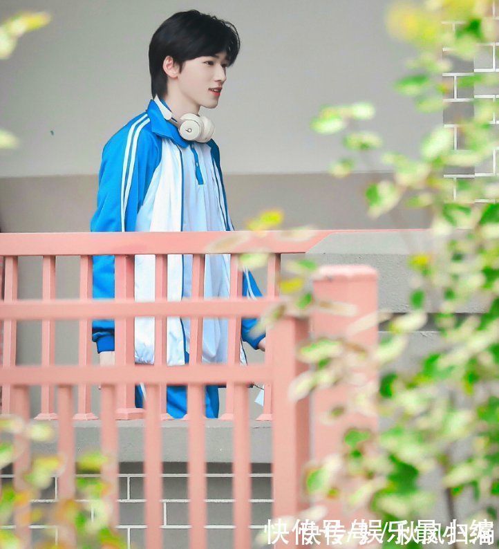 劉耀文|劉耀文上《萌探》,校服一穿成校園劇男主,與小宋同框美顏暴擊