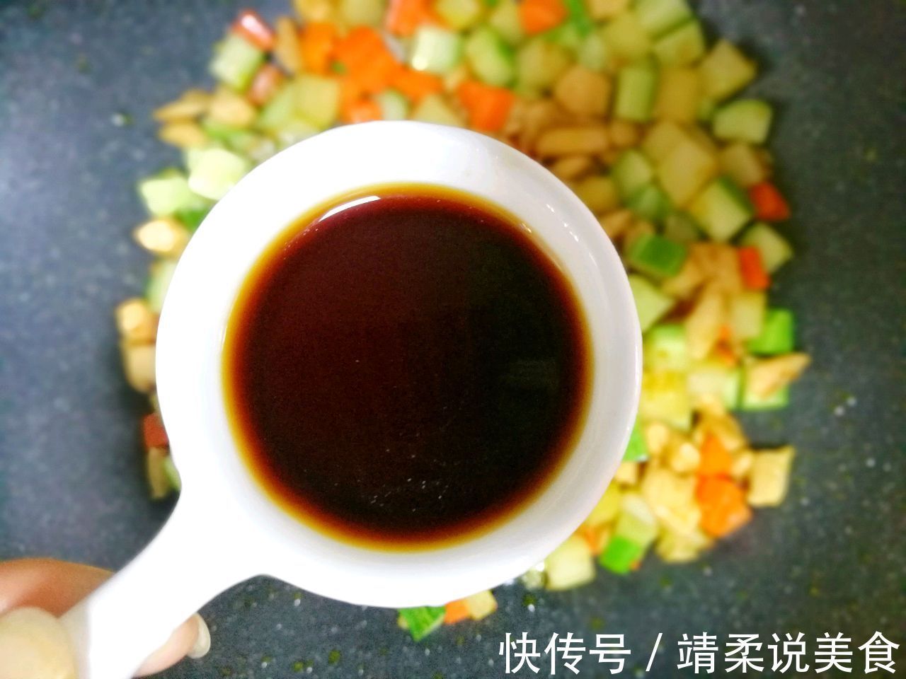 鸡胸肉这样做,鲜嫩可口还下饭,好吃到停不下来,孩子很喜欢吃