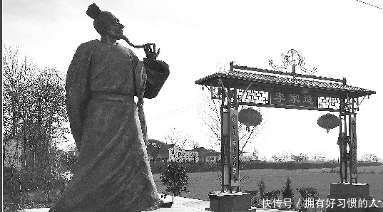 大师|师徒二人都是风水大师,墓地相距甚近,为何一个一再被光顾,另一个至今无人敢盗!