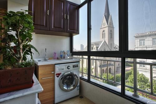 阳台|洗衣机装在哪里好？阳台，厨房还是卫生间？来听听过来人给的建议