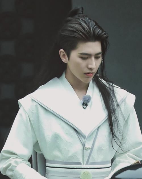 《奔跑吧9》全员古装，蔡徐坤帅气，看到baby，貂蝉本蝉