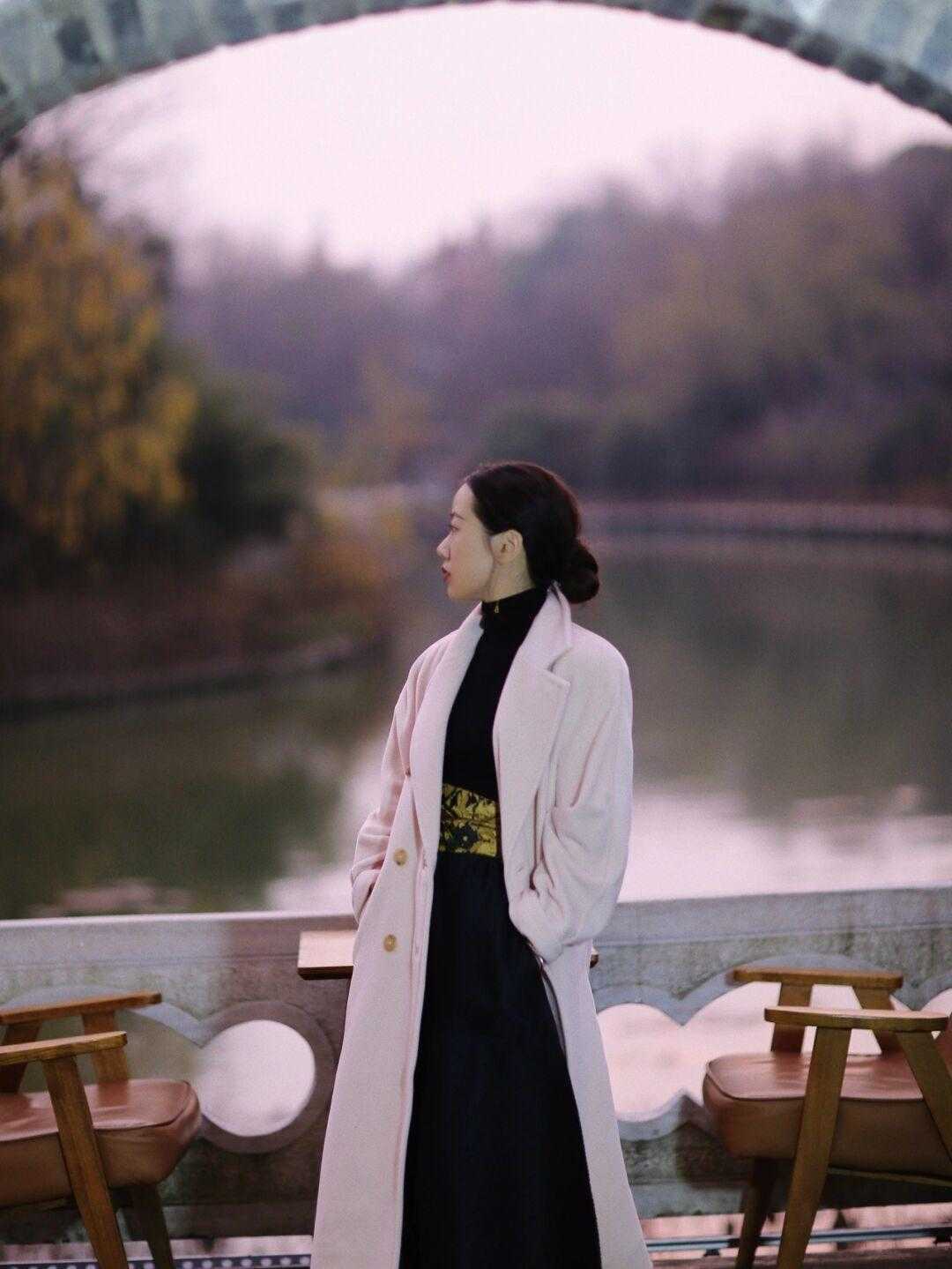 裙身|冬天当然要穿裙子了！还在徘徊观望的小仙女，可以码住这“四”条