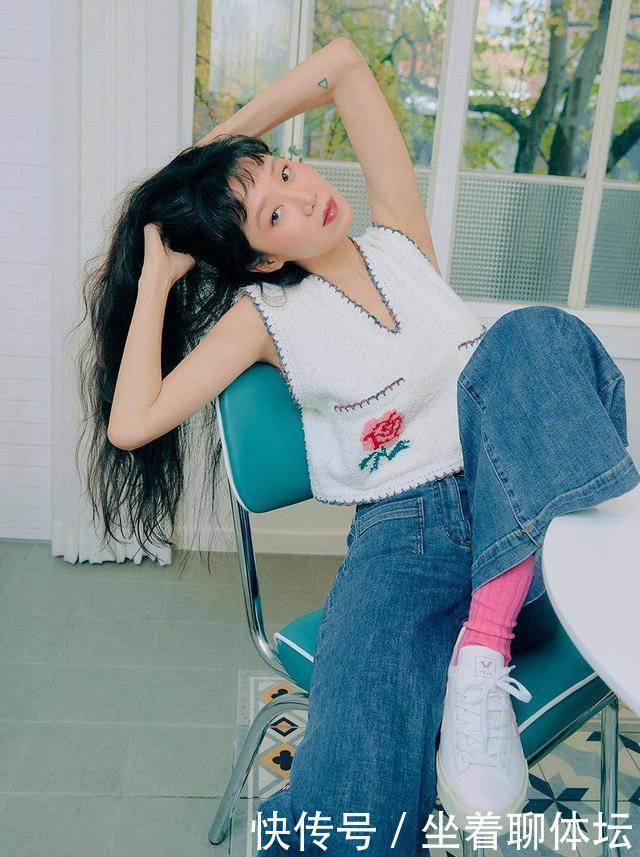 喷雾|年末聚会大家都披头散发就没意思了!这几款秋冬长发的发型才够美