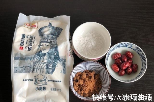 红糖|红糖发糕有弹性，不粘牙有诀窍，别光用面粉，加点它，一次就成功