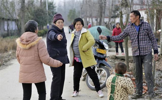 老人|为啥孩子越大越不爱去姥姥家串门呢?不是不亲老人,原因好现实