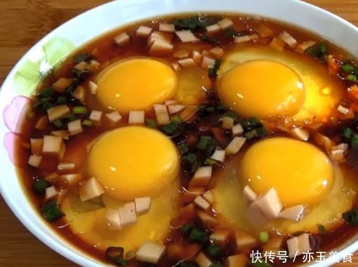  鸡蛋吃了很多年，如此做还是第一次吃，出锅香味扑鼻，真香