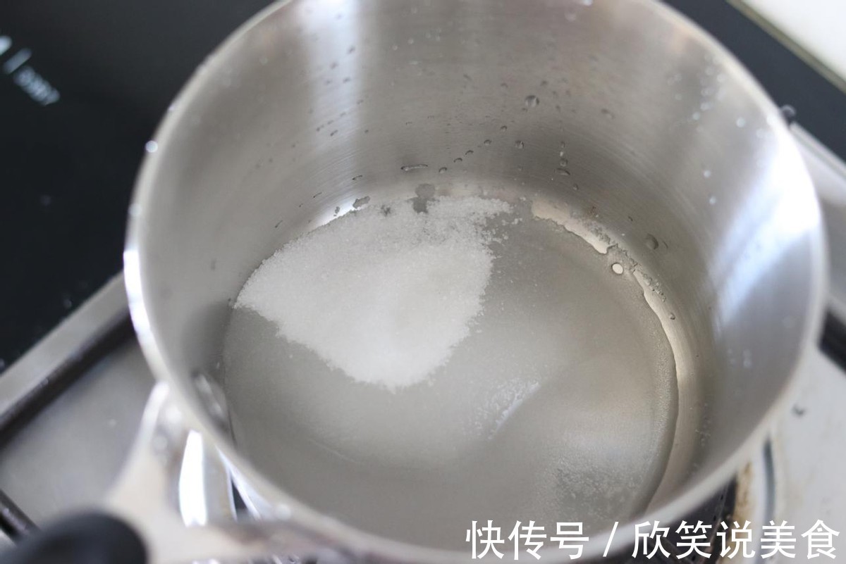 外表焦黄色泽诱人，软嫩有弹性的布丁入口即化，真好吃