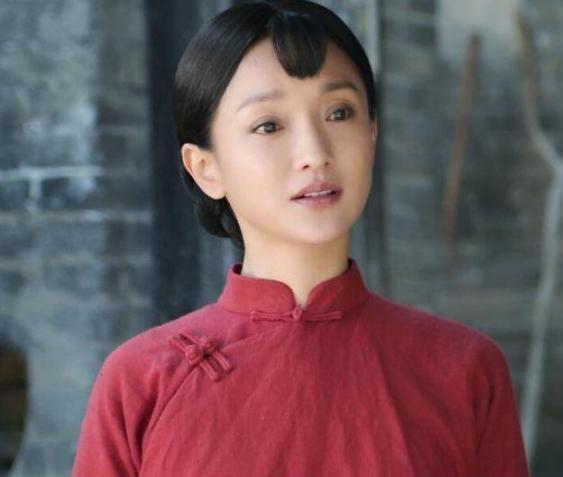 油画!周迅早年“人体模特”油画曝光,一幅售价184万!18岁为艺术献身