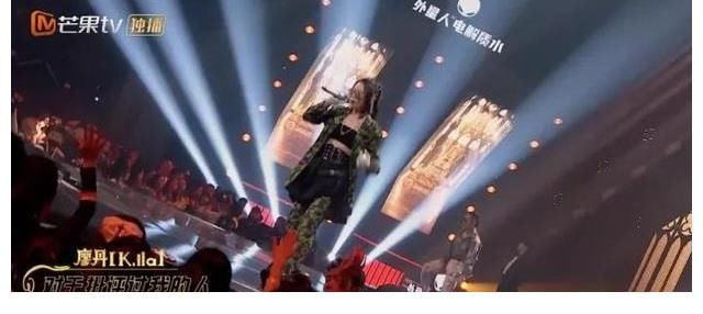 回应争议、屏蔽质疑、泪洒舞台...《说唱听我的》十二进六真刺激