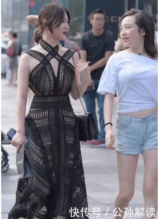 同样是“吊带”连衣裙，小姐姐的是“剪纸”设计吧好独特