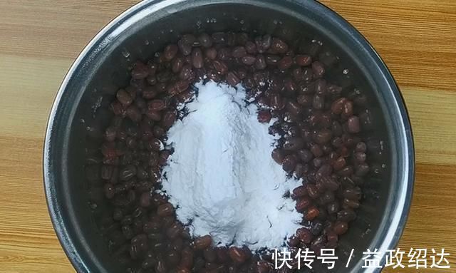 红豆糯米糕|红豆糯米糕的简单做法，软糯香甜，营养好吃，老少皆宜的家中美食