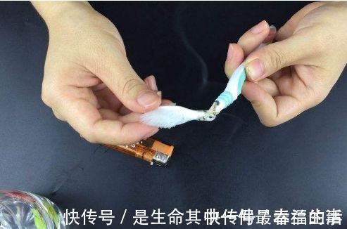 全能|旧牙刷别扔了!放打火机上烤一烤,变“全能”小助手,全家用得上