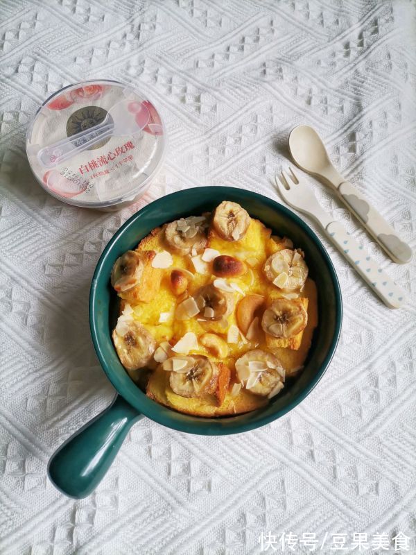 香蕉坚果吐司布丁