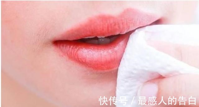 皮肤干燥 唇部护理有多重要没做好涂再贵的口红也是浪费,很多人都忽视了!