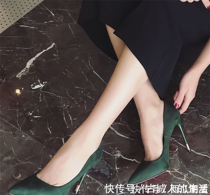 优雅感|经典的女鞋突出优雅感,舒适又经典的时尚设计