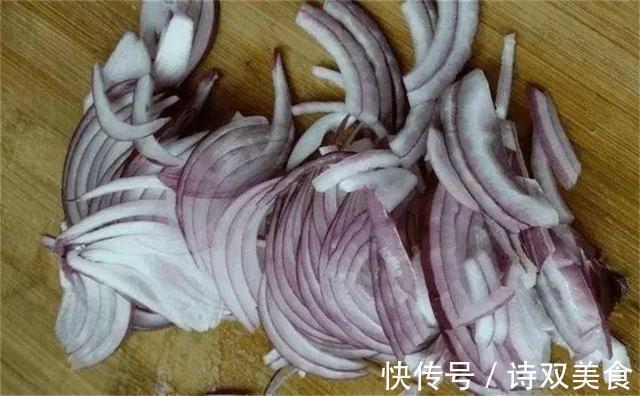 浇水|养花就怕“生虫子”,平时浇水加点“它”,杀菌灭虫,放心养花