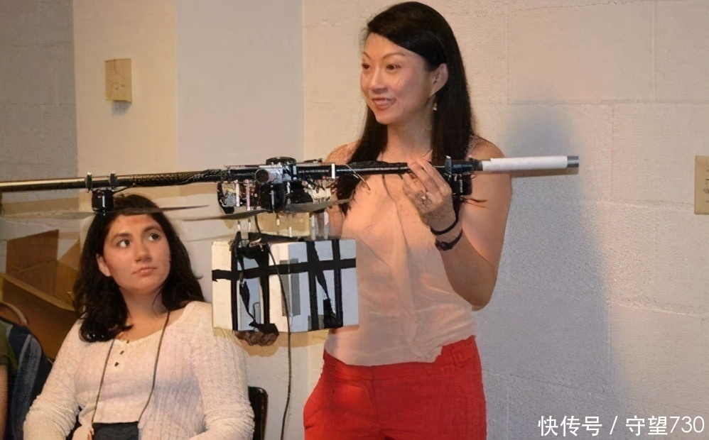 美国 为拿绿卡,她曾破译“北斗”被美国嘉奖,最后竟发现是民用代码?