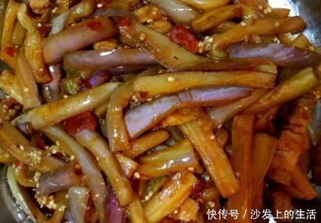 特别下饭的一道家常菜，色香味俱全，好吃不油腻，上桌就光盘