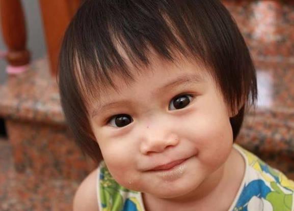 眼袋|孩子积食不消化,脸上3个异常不会“撒谎”,希望娃一个不占