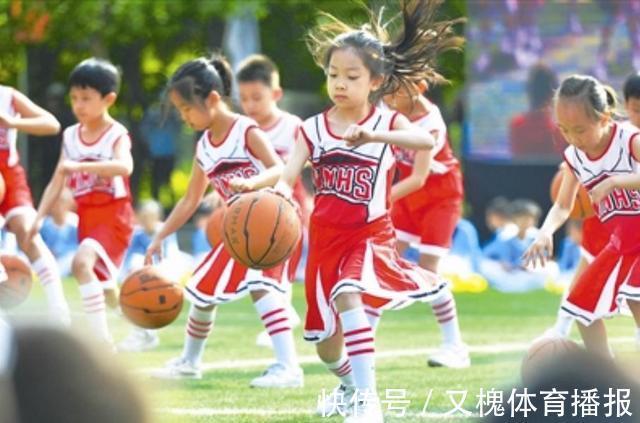 小雨|孩子的“头型”,竟然暗藏了身高密码,哪种头型未来“海拔”高?