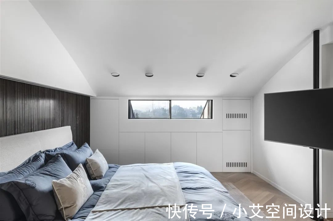 私宅|320㎡极简私宅，简单色彩呈现高雅质感