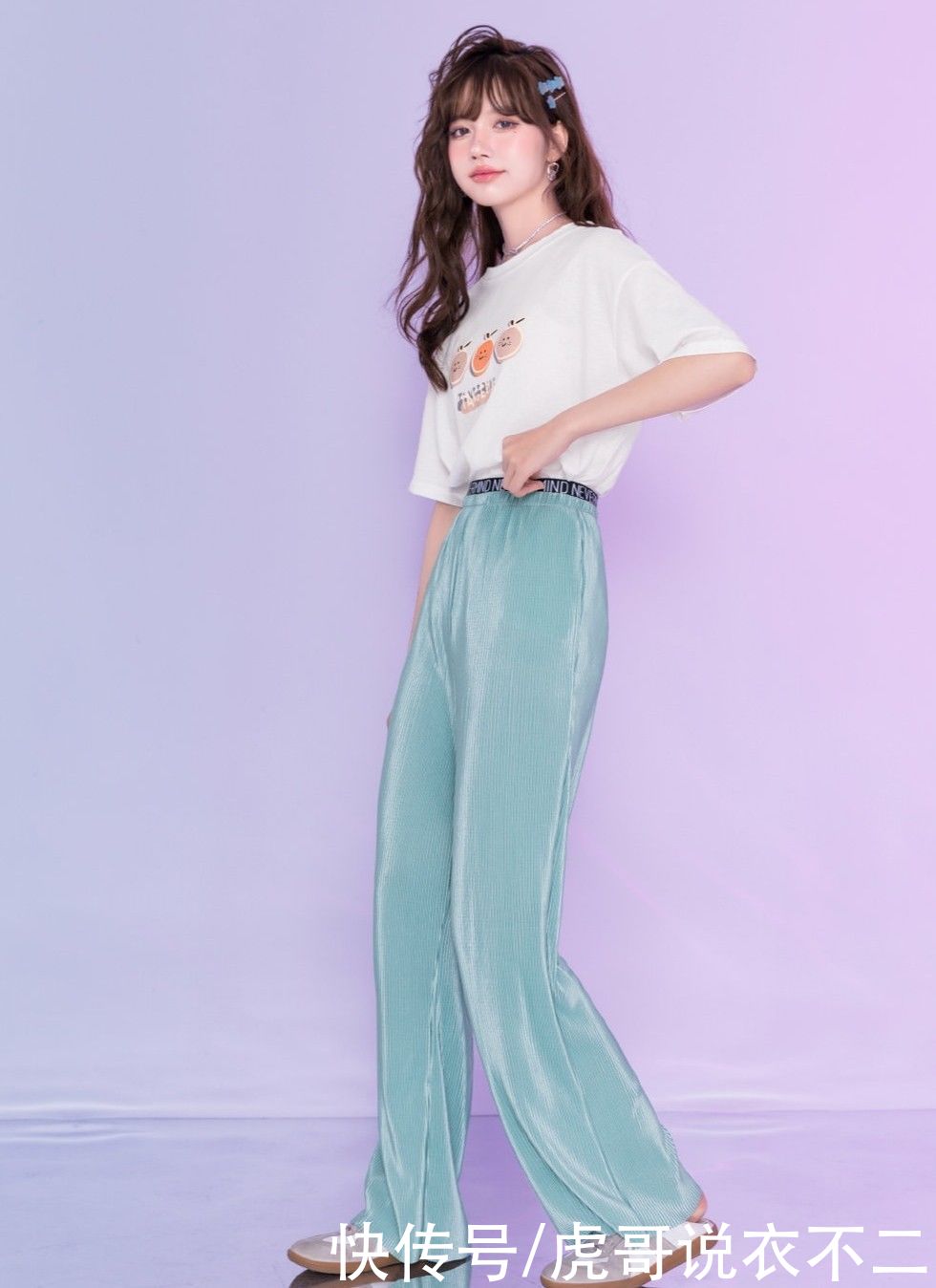 字母|T恤过于简单穿不出高级感？试试这3个小技巧，T恤也可以很精致