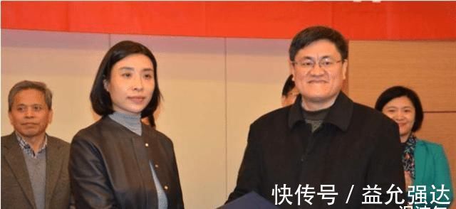 陈小英|陈小英：把申通146亿卖给马云，衣锦还乡后，又靠雨伞再挣百亿