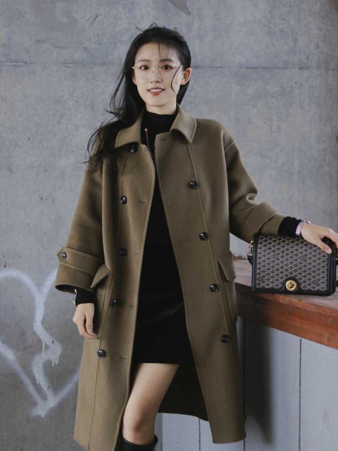 保暖 入冬大衣是必备,大衣如何穿不显老,几个搭配细节?记住了