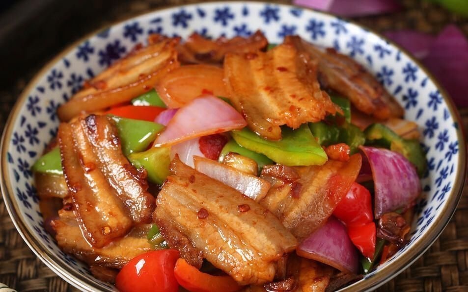 不管炒啥肉，都不能用淀粉腌制，大厨教你2个窍门，滑嫩更入味