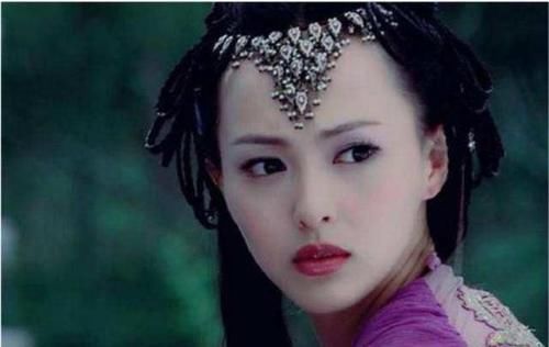 节目组将迎来史上最大牌的嘉宾，所以节目组才会将如此多的镜头给她，网友却直呼还不够