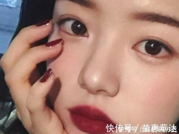 瞳孔|谨记:近视眼忍不住玩手机?学会“3技巧”,不怕度数再“飙升”