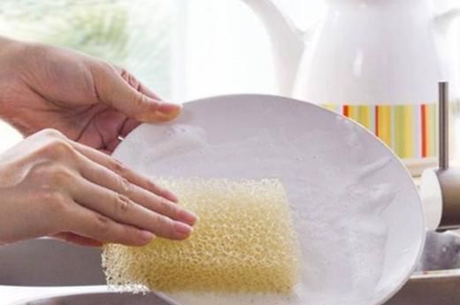 洗碗不要用洗洁精了,保洁阿姨都用这几招,保准去污快又不伤手