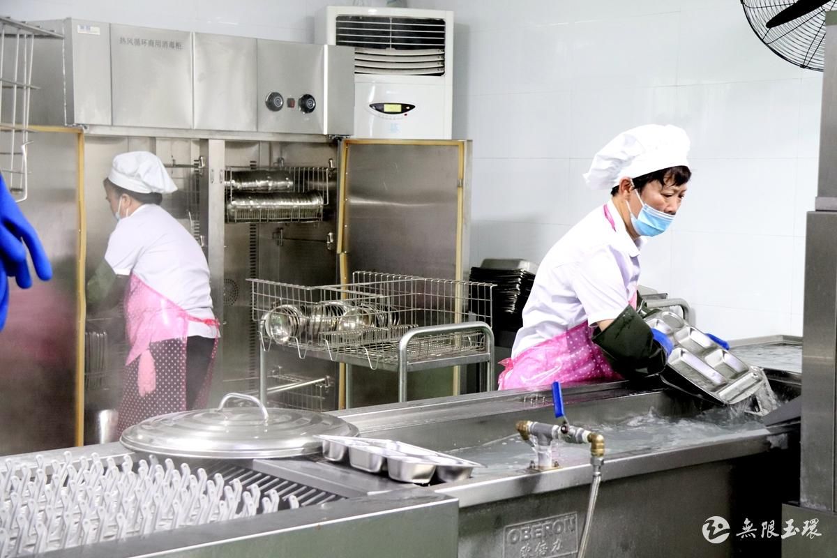 厨房|新学期开学,一起来看看孩子们在学校吃得怎么样?