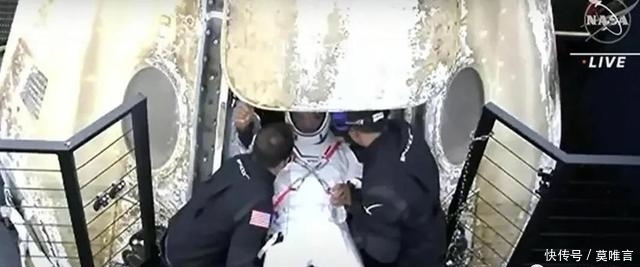 “龙”飞船一号机成功返回地球,日本宇航员野口聪一刷新纪录